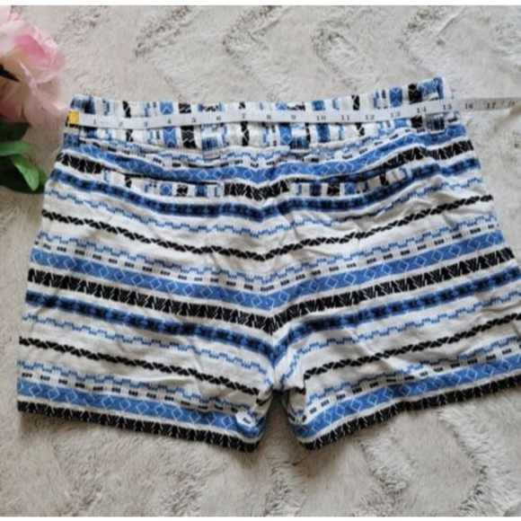 Khakis By Gap 100% Cotton The City 3 Inch Short Blue White Stripe Size 2 - Picture 9 of 11